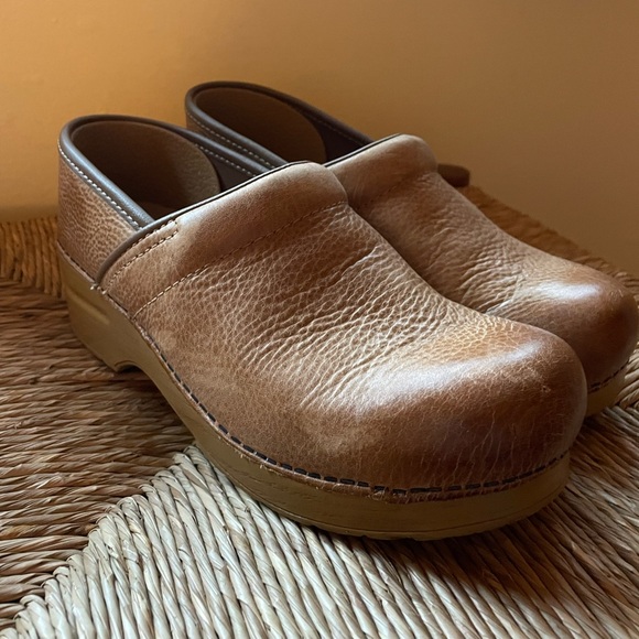Dansko Professional Clog Distressed Honey US 7.5-8/EU 38 - Picture 2 of 5